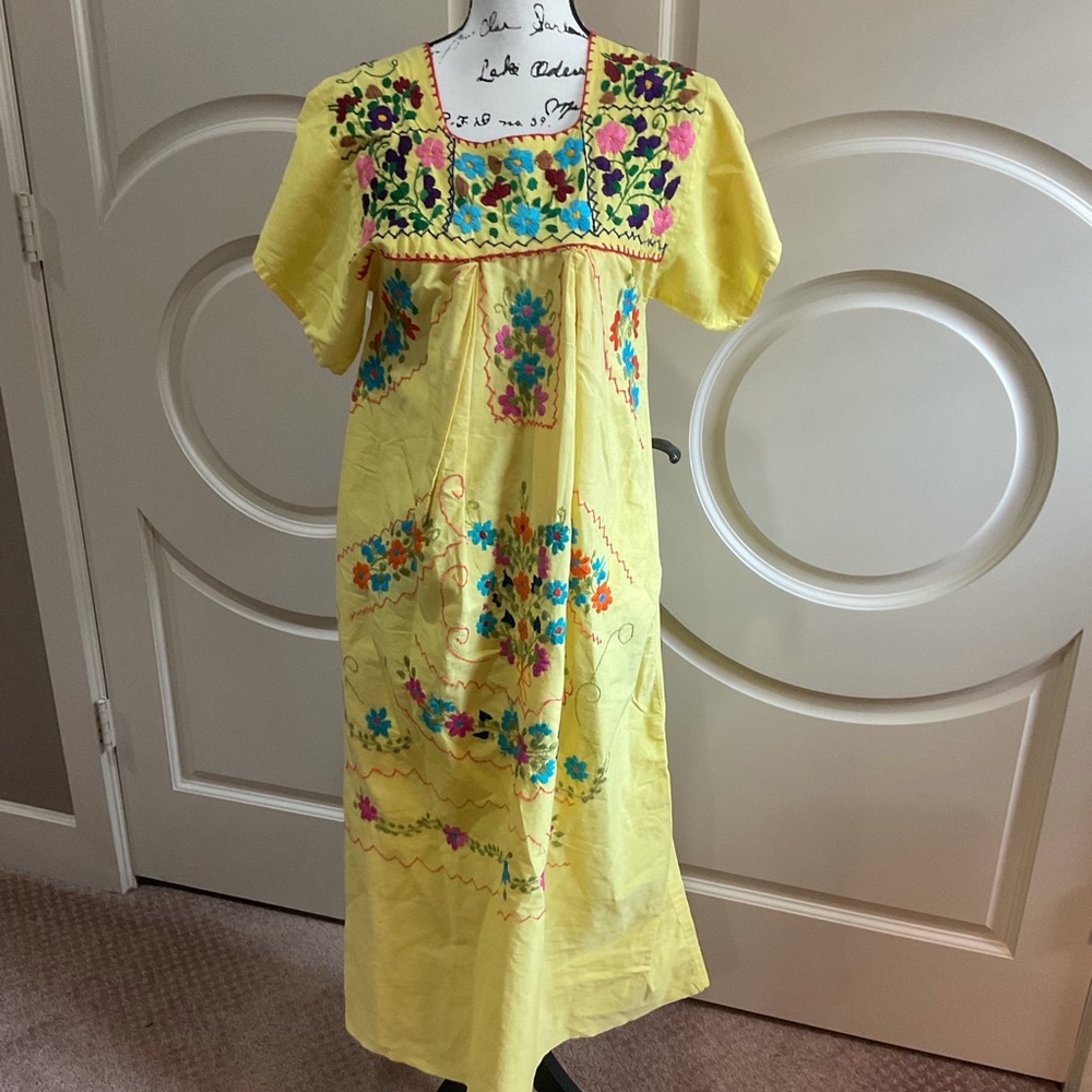 🌷WOMEN’S FIESTA DRESS SIZE LARGE
